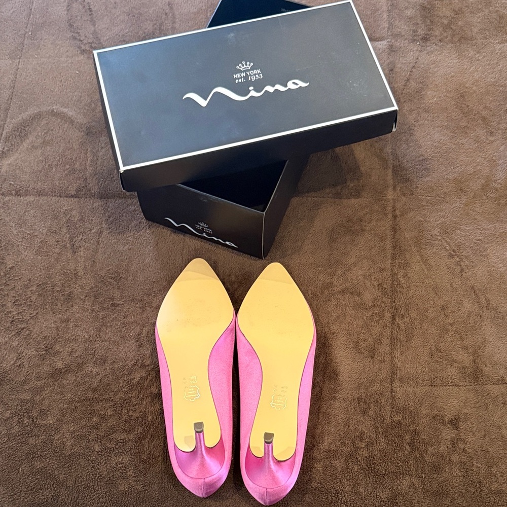 Nina Pink Pointed-Toe Women's Flats